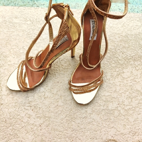 Steve Madden Shoes - Steve Madden Gold stilletto
